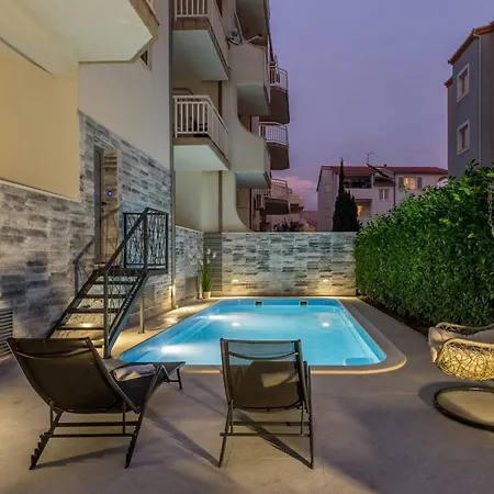 Appartement Stobrec 2 *