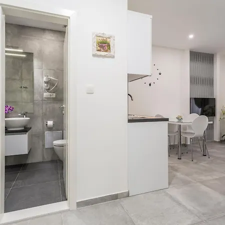 Stobrec 2 * 스플리트