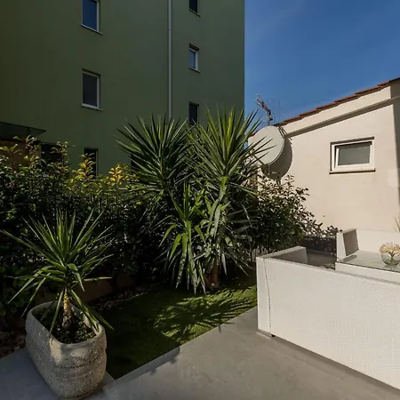 Stobrec 2 * Σπλιτ